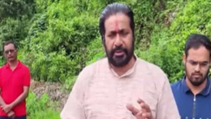 शेतकऱ्यांच्या कर्जमाफीसाठी 24 जुलैला चक्का जाम, बच्चू कडू यांचा इशारा शेतकऱ्यांच्या कर्जमाफीसाठी 24 जुलैला चक्का जाम, बच्चू कडू यांचा इशारा