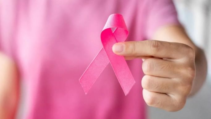 आजकाल कर्करोग होण्याचे प्रमाण वाढले आहे. कर्करोग वेगवेगळ्या कारणांमुळे होऊ शकतो. दैनंदिन आयुष्यात वापरत असलेल्या, आहारात घेतलेल्या अन्नामुळेही कर्करोग होतो, असे तज्ज्ञांचे मत आहे.