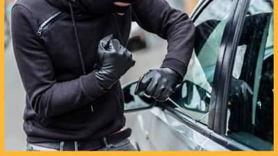 चुकीच्या ठिकाणी पार्किंग केली, कार चोरीला गेली, 20 वर्षांनंतर विम्याचे पैसे मिळाले, तेही इतके कमी