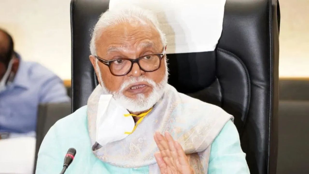 Chhagan Bhujbal : शरद पवार भाजपमध्ये सामील होतील? छगन भुजबळ यांचं एका वाक्यात उत्तर काय? चर्चांना उधाण Chhagan Bhujbal : शरद पवार भाजपमध्ये सामील होतील? छगन भुजबळ यांचं एका वाक्यात उत्तर काय? चर्चांना उधाण