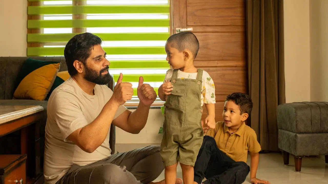 मुलांच्या चांगल्या संगोपनासाठी पालकांनीही 'या' सवयी कराव्यात आत्मसात मुलांच्या चांगल्या संगोपनासाठी पालकांनीही 'या' सवयी कराव्यात आत्मसात