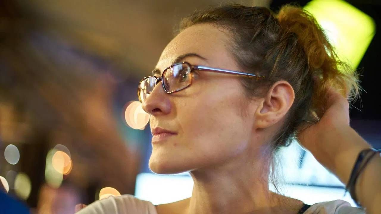 मृत्यूनंतर शरीरातील प्रत्येक पेशी रिलॅक्स होते. यात जबड्याच्या मासपेशींचाही समावेश आहे. मृत्यूनंतर शरीर जबड्याच्या मासपेशीवर नियंत्रण सोडतो. त्यामुळे जबडा सैल होतो. त्यामुळे मृत्यूनंतर मृतदेहाचं तोंड खुलं होतं. (Photo: Pixabay/Pexels)