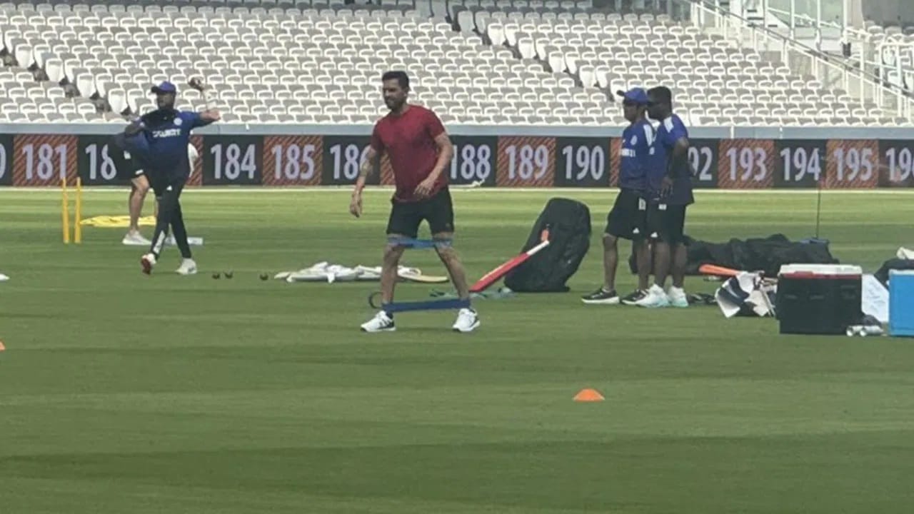 टीम इंडिया विरुद्ध इंग्लंड यांच्यातील तिसरा कसोटी सामना हा लॉर्ड्स क्रिकेट ग्राउंडवर खेळवण्यात येणार आहे. या सामन्याला 10 जुलैपासून सुरुवात होणार आहे. त्याआधी टीम इंडियात वेगवान गोलंदाज दीपक चाहर याची एन्ट्री झाली आहे. (PC-TWITTER SCREENSHOT)