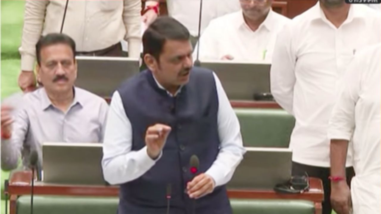 Devendra Fadnavis : अध्यक्षांच्या अंगावर धावून जाणं, असं...; पटोलेंनी माफी मागावी, मुख्यमंत्र्यांची मागणी