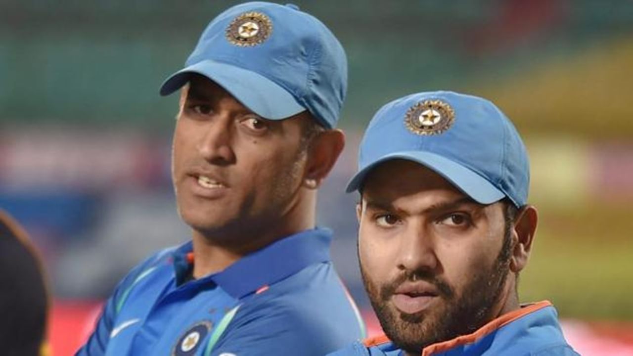 रोहितने आशिया कप 2018 स्पर्धेतील सुपर 4 फेरीत विश्रांतीचा निर्णय घेतला होता. त्यामुळे धोनीने त्या सामन्यात नेतृत्व केलं होतं. धोनीचा कर्णधार म्हणून तो 200 वा एकदिवसीय सामना होता. (Photo Credit : PTI)
