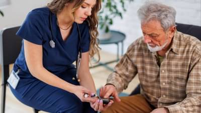 डायबेटीजच्या रुग्णांनी काय खावे? या पदार्थांना तर चुकूनही नका हात लावू, असा करा डाएट प्लॅन