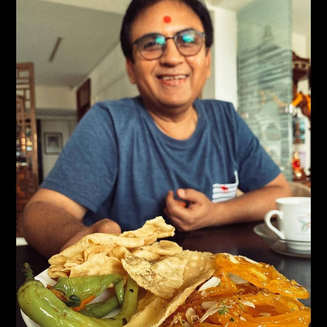 ओबेरॉय हॉटेलपासून ते धावत परत यायचे. अशाप्रकारे ते दररोज 45 मिनिटं जॉगिंग करायचे आणि हा त्यांच्या रुटीनचा एक महत्त्वपूर्ण भाग ठरला होता. जवळपास दीड महिना हे रुटीन पाळल्यानंतर त्यांनी 16 किलो वजन कमी केलं होतं. त्याचप्रमाणे यादरम्यान त्यांनी जलेबी आणि फाफडासारखे पदार्थ खाणं टाळलं होतं. 
