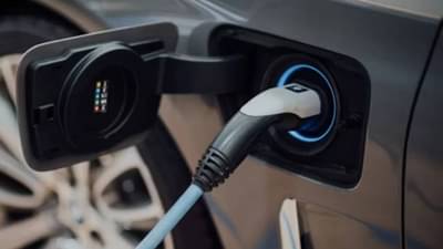 पेट्रोल किंवा डिझेल कार इलेक्ट्रिकमध्ये कशी बदलावी? जाणून घ्या