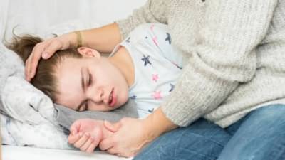 फिट आलेल्या रुग्णाला पाणी का देऊ नये? प्रथमोपचार काय करावे? जाणून घ्या