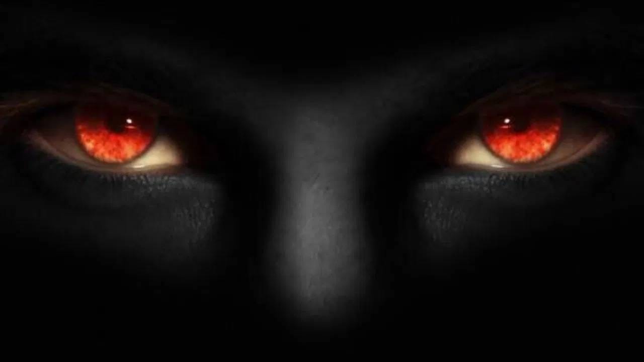 Evil Eye Signs : दृष्ट लागल्यावर दिसतात हे 4 संकेत, बिलकूल करू नका दुर्लक्ष !