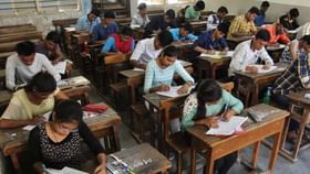 केवळ नशिबावर नाही! ‘या’ 5 कारणांमुळे मुले परीक्षेत नापास होतात केवळ नशिबावर नाही! ‘या’ 5 कारणांमुळे मुले परीक्षेत नापास होतात