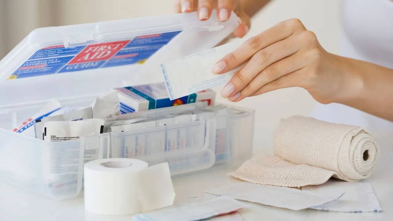 एखाद्याला विषबाधा झाल्यानंतर सर्वात आधी काय करावं? जाणून घ्या तात्काळ उपाय