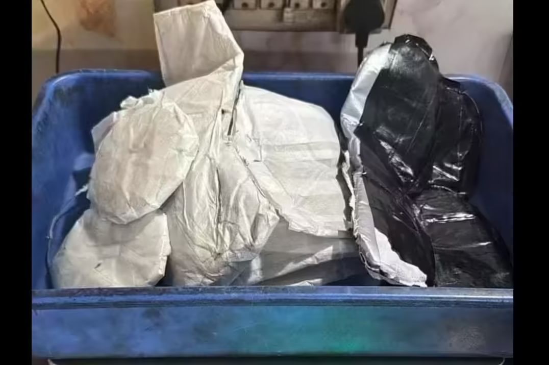 पेस्टच्या स्वरुपात दुबईतून 28 किलो सोने आणले, एअरपोर्टवर जोडप्याला अटक