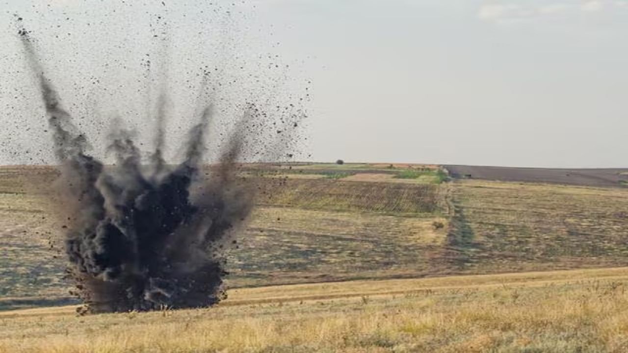 हँड ग्रेनेडचा स्फोट किती वेळात होतो आणि त्यांनतरही वाचण्यासाठी मिळतो का वेळ? जाणून घ्या