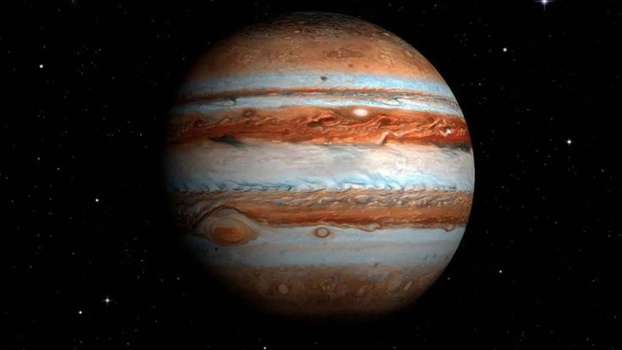 गुरु ग्रह वर्षभरासाठी मिथुन राशीत विराजमान झाला आहे. पण या राशीत विराजमान असताना गुरु ग्रह 12 जूनला अस्ताला गेला होता. आता 27 दिवसानंतर गुरु ग्रहाला तेज प्राप्त होणार आहे. यामुळे राशीचक्रावर परिणाम होणार आहे. 