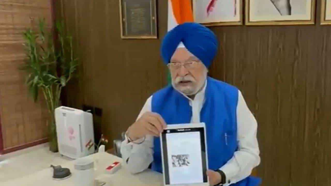 गाडीत इंधन भरल्यानंतर मोफत एसी रूम मिळणार? जाणून घ्या मंत्र्यांनी दिलेली ही खास माहिती!