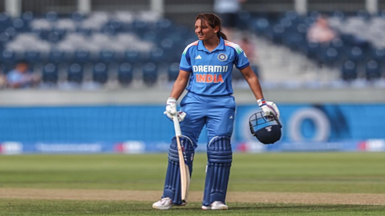 कर्णधार Harmanpreet Kaur चा शतकी झंझावात, इंग्लंड विरुद्ध मोठ्या विक्रमाची बरोबरी