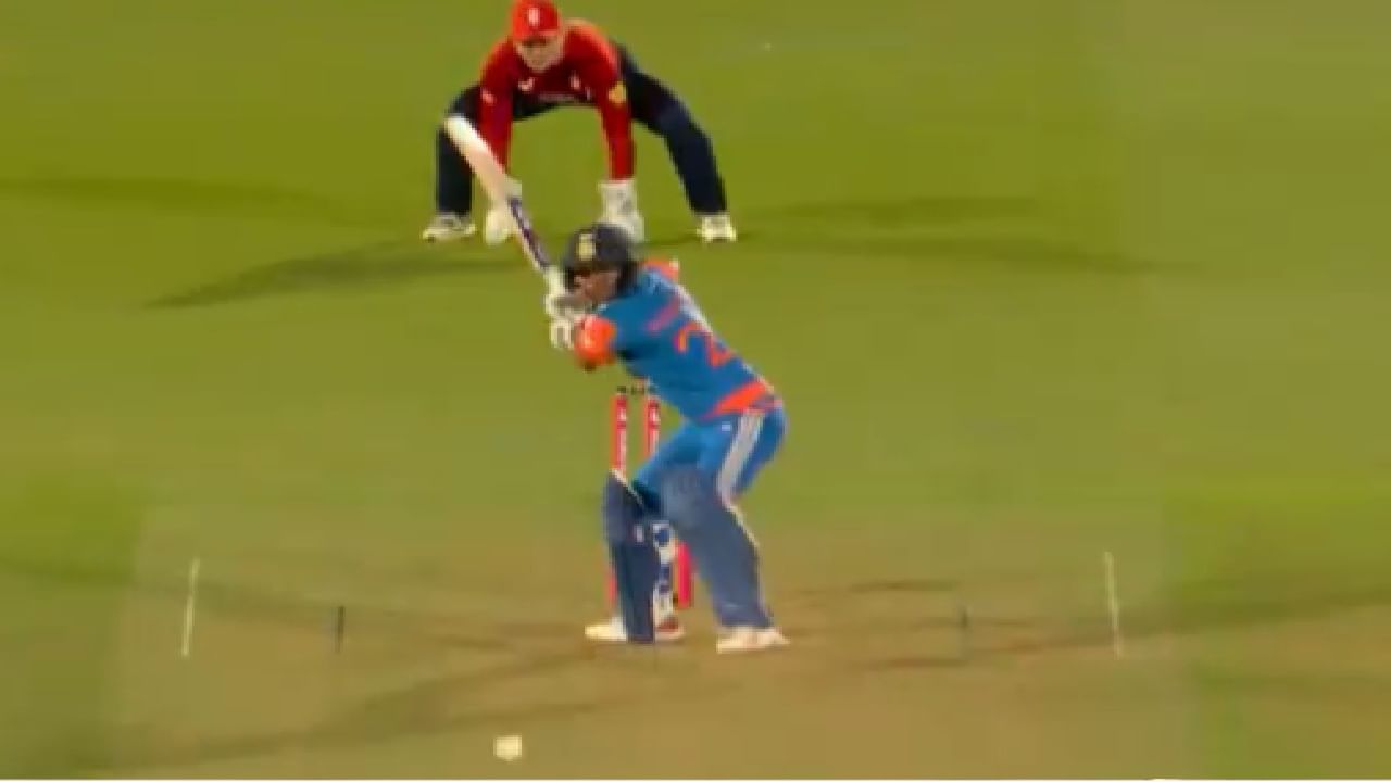 ENG vs IND : शेवटच्या बॉलवर 6 धावांची गरज, हरमनप्रीतचा फटका आणि., कोण जिंकलं? पाहा व्हीडिओ ENG vs IND : शेवटच्या बॉलवर 6 धावांची गरज, हरमनप्रीतचा फटका आणि., कोण जिंकलं? पाहा व्हीडिओ