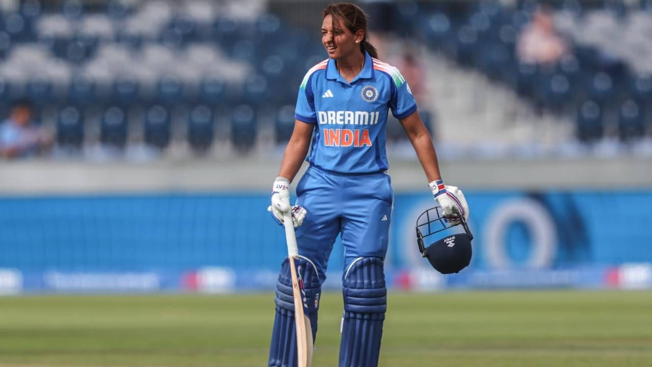 क्रिकइन्फोच्या मते , हरमनप्रीत आता भारतासाठी संयुक्तपणे दुसऱ्या क्रमांकाची सर्वाधिक एकदिवसीय शतके करणारी फलंदाज ठरली आहे. तिच्या नावावर सात शतके असून तिने मितालीची बरोबरी केली आहे. स्मृती मंधानाच्या नावावर वनडेत 11 शतके आहेत.  (Photo- BCCI)