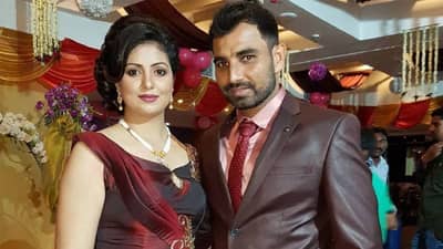 Mohammed Shami- Hasin Jahan : 4 लाखांतही भागत नाही ?  शमीकडून लाखोंचा मेंटेनन्स मिळूनही हसीन जहाँचं रडगाणं सुरूच