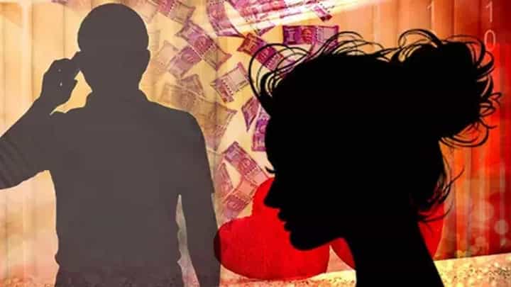 Nashik Honey Trap Case : कॉल डिटेल्स, आर्थिक व्यवहार तपासणार; हनीट्रॅप प्रकरणी अधिकाऱ्यांची अंतर्गत चौकशी? Nashik Honey Trap Case : कॉल डिटेल्स, आर्थिक व्यवहार तपासणार; हनीट्रॅप प्रकरणी अधिकाऱ्यांची अंतर्गत चौकशी?
