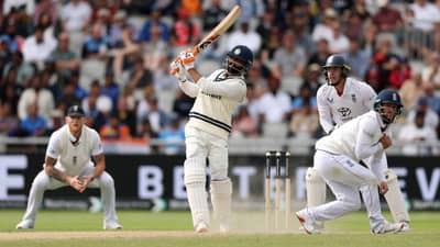 एक नंबर...मोडली इंग्रजांची कंबर..! चौथ्या कसोटीत भारताने असा फिरवला सामना