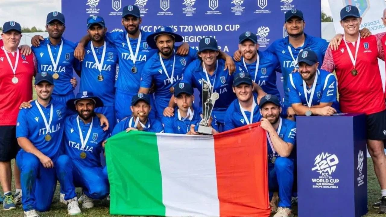 इटलीची टी20 क्रिकेटमध्ये उलथापालथ, स्कॉटलंडला पराभूत करत वर्ल्डकपचं दार ठोठावलं इटलीची टी20 क्रिकेटमध्ये उलथापालथ, स्कॉटलंडला पराभूत करत वर्ल्डकपचं दार ठोठावलं