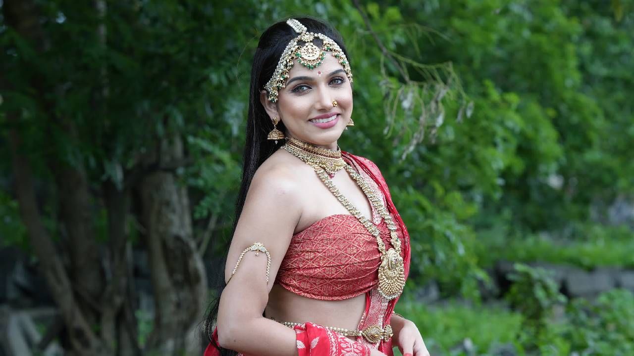 क्रोध आणि मोहच्या येण्याने मालिकेत रंगत, गूढता तिप्पट वाढणार आहे. 'आई तुळजाभवानी' मालिकेच्या पुढच्या भागांमध्ये महिषासुराचे डावपेच, मोह आणि क्रोध यांची ताकद, आणि त्यांच्यासमोर आई तुळजाभवानीच्या बालरूप जगदंबेची सज्जता हे सर्व रंगतदार पैलू प्रेक्षकांना खिळवून ठेवणारे आहेत.  
