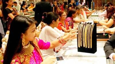 Gold And Silver Rate Today : सोने-चांदीच्या दरात मोठा बदल, दिवाळीपर्यंत अजून घेणार झेप? आताची किंमत काय?