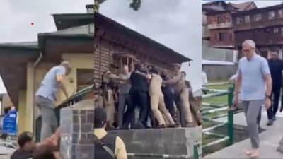 जम्मू-काश्मीरचे मुख्यमंत्री उमर अब्दुल्ला यांनी गेटवरून उडी मारून फातिहा केली अदा, पोलिसांसोबत झटपटचा आरोप