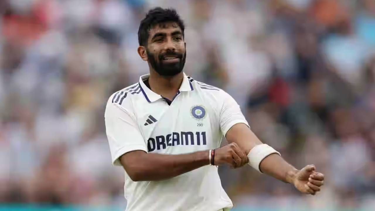 जसप्रीत बुमराहने 49 विकेट्स घेतल्या आहेत. आता जर बुमराहने चौथ्या कसोटीत आणखी तीन विकेट्स घेतल्या तर इंग्लंडमध्ये सर्वाधिक विकेट्स घेण्याचा मान मिळेल.  (फोटो- बीसीसीआय) 