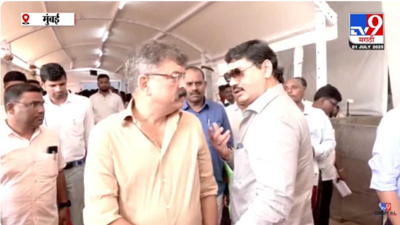 Munde Vs Awhad : धनंजय मुंडेंची दबंग स्टाईल एंट्री, समोरून येणाऱ्या जितेंद्र आव्हाडांना दिली खुन्नस | VIDEO