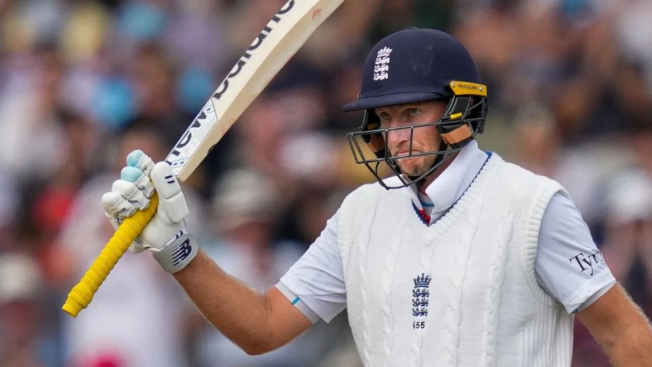 ENG vs IND : जो रुट सुस्साट, मँचेस्टरमध्ये ऐतिहासिक शतक, कुमार संगाकाराच्या विक्रमाची बरोबरी ENG vs IND : जो रुट सुस्साट, मँचेस्टरमध्ये ऐतिहासिक शतक, कुमार संगाकाराच्या विक्रमाची बरोबरी