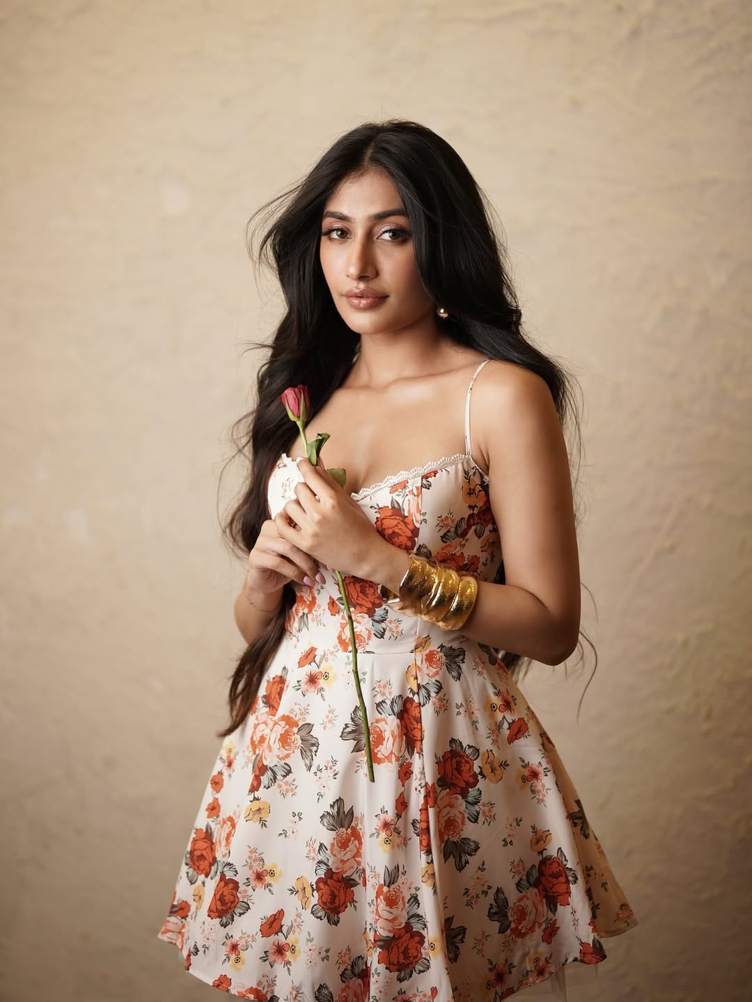 कोरिओग्राफर धनश्री वर्माला आज संपूर्ण देश ओळखतो. सोशल मीडियावर तिचे लाखो फॅन्स आहेत. तिने टाकलेल्या एका फोटोवर लाखो लाईक्स येतात. 