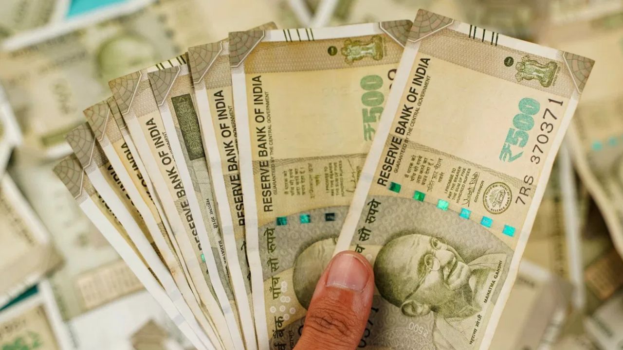 खिशात फक्त 1200 रुपये घेऊन मुंबईत आला होता, 'हा' व्यक्ती आज आहे 300 कोटींचा मालक