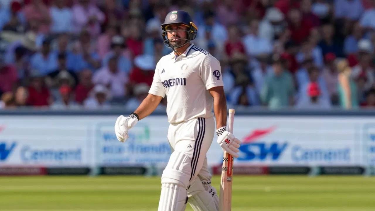 IND vs ENG : करुण नायरला पुढच्या कसोटी सामन्यात खेळवायचं की नाही? मायकल वॉन म्हणाला... IND vs ENG : करुण नायरला पुढच्या कसोटी सामन्यात खेळवायचं की नाही? मायकल वॉन म्हणाला...