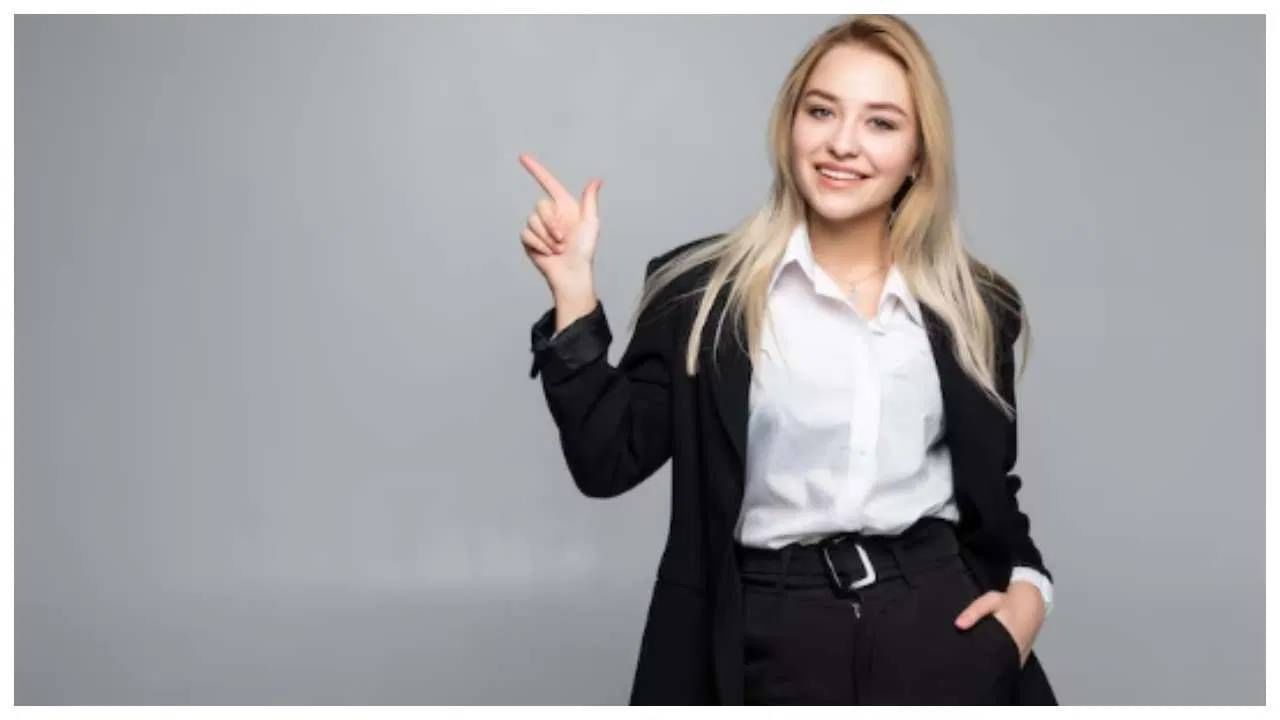 लेडीज फर्स्ट ही संकल्पना नक्की कुठून आली? इतिहास ऐकून थक्क व्हाल लेडीज फर्स्ट ही संकल्पना नक्की कुठून आली? इतिहास ऐकून थक्क व्हाल