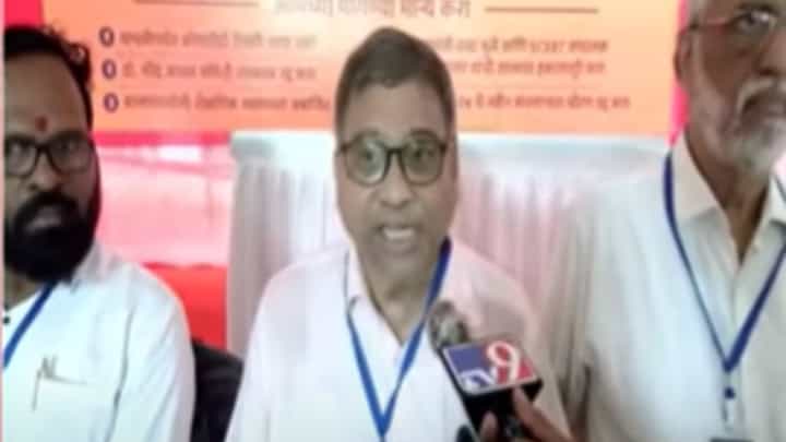 Breaking News : हिंदीच्या मुदद्यावरुन आझाद मैदानावर आंदोलन Breaking News : हिंदीच्या मुदद्यावरुन आझाद मैदानावर आंदोलन