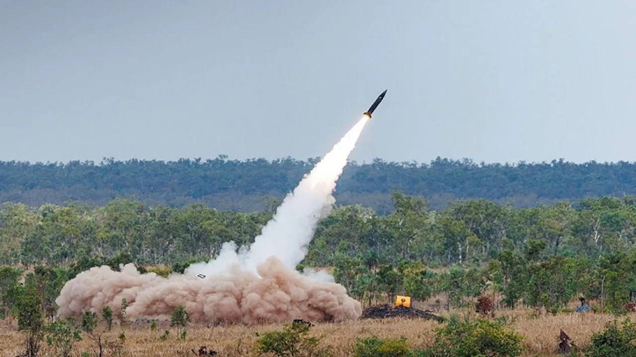 China vs America : अमेरिकेने दाखवलं चीनला पुरुन उरणारं गेमचेंजर अस्त्र PrSM, यात काय खास आहे?