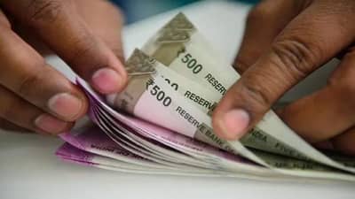 सरकारी कर्मचाऱ्यांना पुन्हा पगारवाढ, कसा मिळणार फायदा? जाणून घ्या