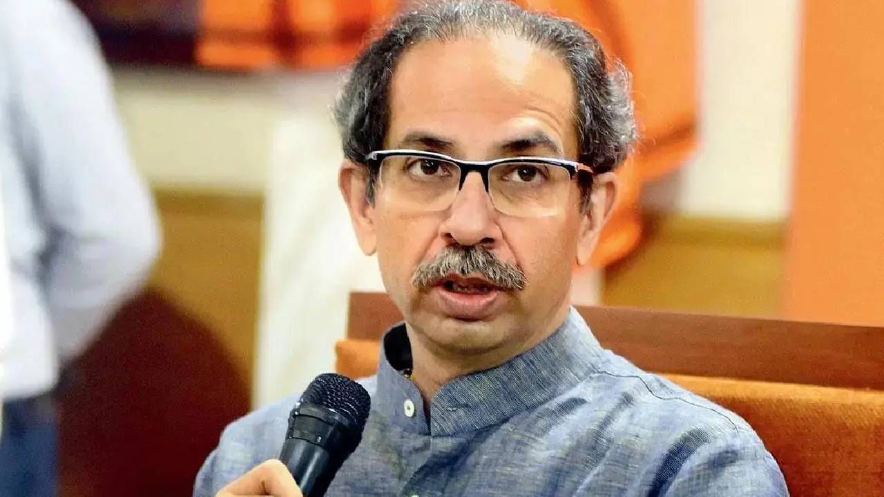 भाजपच्या संकटमोचकाचा थेट उद्धव ठाकरेंना फोन; महाराष्ट्रात काय घडतंय? भाजपच्या संकटमोचकाचा थेट उद्धव ठाकरेंना फोन; महाराष्ट्रात काय घडतंय?