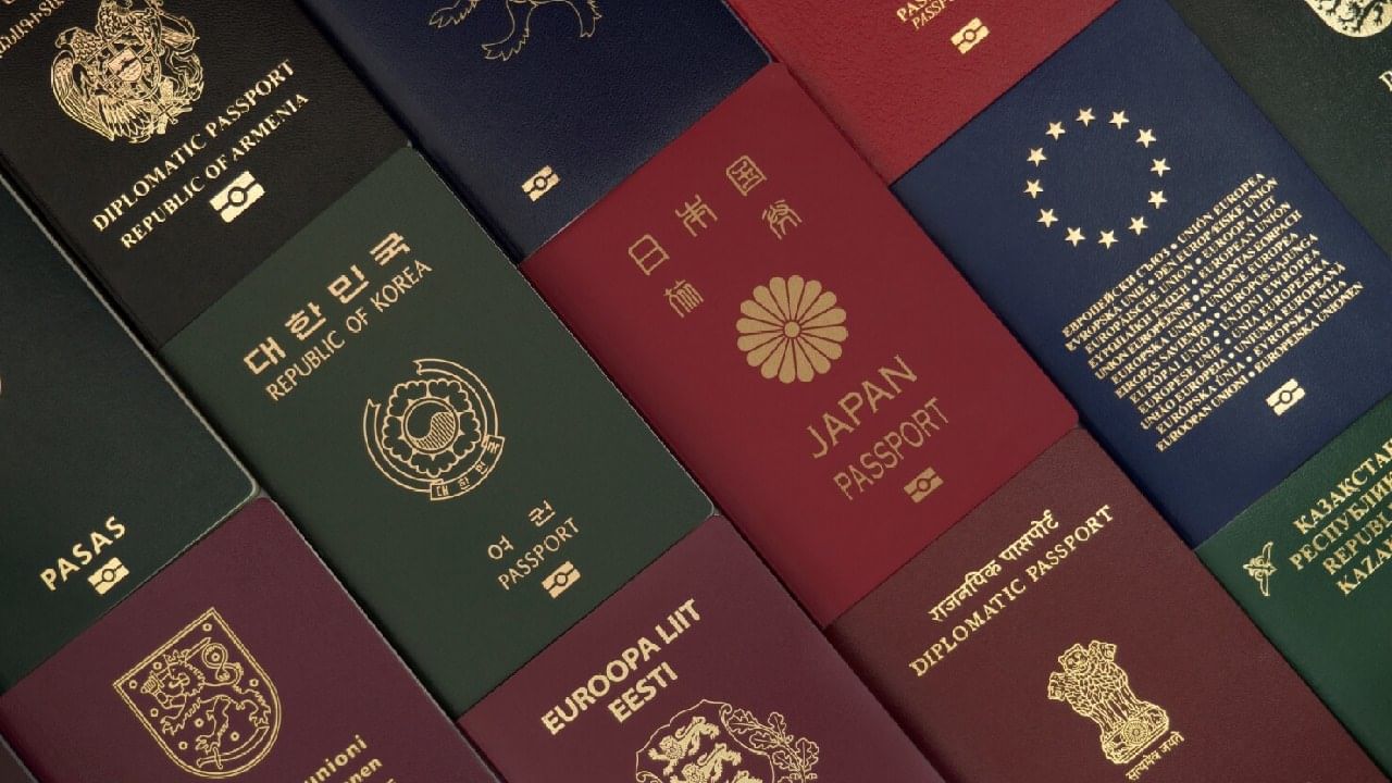  हेनले पासपोर्ट इंडेक्स 2025 चा अहवाल आला आहे. त्यात भारताने स्थान 85 व्या स्थानावरुन 77वर स्थानावर पोहचला आहे. ही वाढ सामान्य वाटत असली तर पासपोर्ट इंडेक्समध्ये एक अंकाची वाढ देखील महत्वाची असते. 