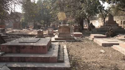 जगातील 5 भयानक कब्रस्तान... इथे मृतदेह दफन करत नाहीत, रेल्वे, विमान, बोट आणि... काय आहे भानगड?