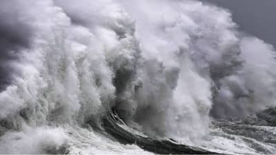 जग हादरले… जापानमध्ये 16 ठिकाणी भूकंप, अमेरिकेसह या देशात खळबळ, रशियातील महाभयंकर भूकंपाने मोठं संकट