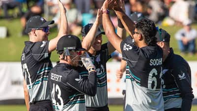 T20I Tri-Series : न्यूझीलंडने दक्षिण अफ्रिकेनंतर झिम्बाब्वेला 8 विकेटने नमवलं, झालं असं की...