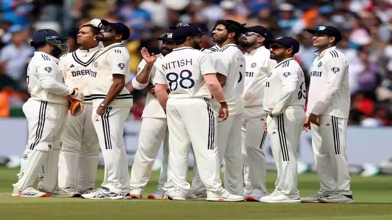 ENG vs IND : चौथ्या सामन्यात 2 बदल फिक्स, कॅप्टन शुबमनकडून मँचेस्टर टेस्टमध्ये कुणाला संधी? ENG vs IND : चौथ्या सामन्यात 2 बदल फिक्स, कॅप्टन शुबमनकडून मँचेस्टर टेस्टमध्ये कुणाला संधी?