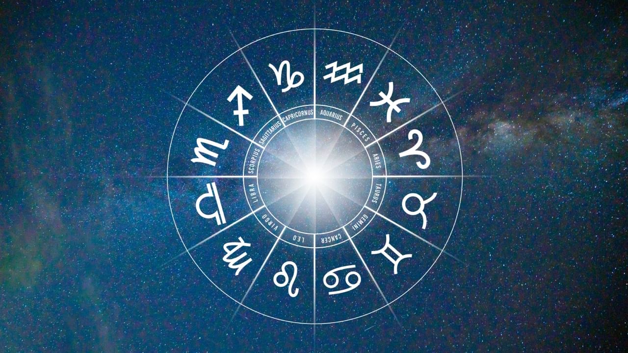 अंकशास्त्रज्ञांच्या मते, तुमच्या जन्मतारखेनुसार जर काही शुभ वस्तू तुम्ही धारण केल्या तर तुमच्या जीवनातील अडथळे निश्चित दूर होतात. तसेच यशाचा मार्ग मोकळा होतो. यामुळे अनेकांना जीवनात सकारात्मक बदल अनुभवता येतात. चला तर मग तुमच्या जन्माच्या तारखेनुसार कोणत्या वस्तू तुमच्यासाठी भाग्यवान ठरू शकतात, याची आपण माहिती घेऊया.