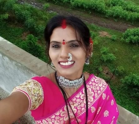 पोलीस निरीक्षक राहुल पवार यांच्यासह पथकाने घटनास्थळी धाव घेऊन तपास सुरू केला आहे. या दुर्दैवी घटनेमुळे पाचोरा तालुका हादरून गेला आहे. दरम्यान, खुशाल आणि प्रियंकाला दोन मुलं असल्याची प्राथमिक माहिती समोर आली आहे.