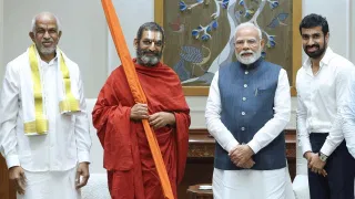 लग्नानंतर नोकरदार महिलांच्या पगारावर कुणाचा अधिकार? माहेरचे की नवरा? या लोकांना ही गोष्ट माहितच हवी