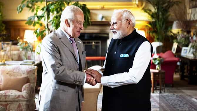 PM Modi UK Visit : पंतप्रधान मोदींची किंग चार्ल्सशी भेट; काय दिले खास गिफ्ट, लंडनमध्ये त्याचीच चर्चा